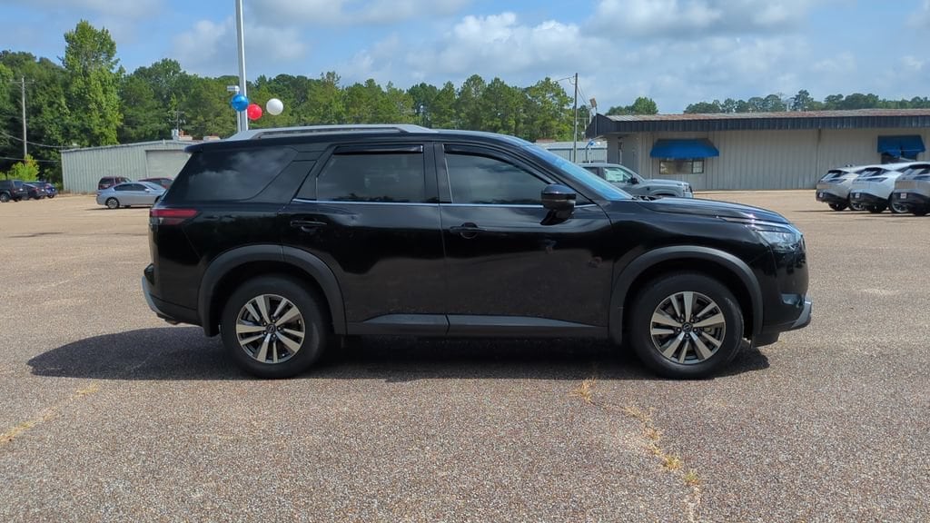 Used 2025 Nissan Pathfinder SL SUV