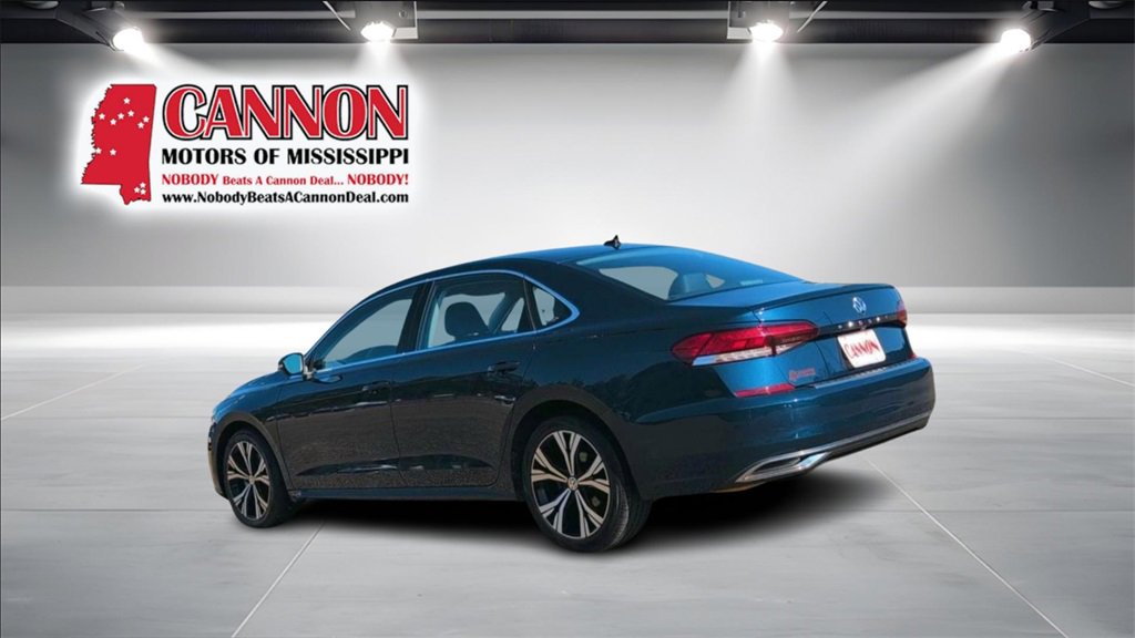 2022 Volkswagen Passat 2.0T SE photo 3