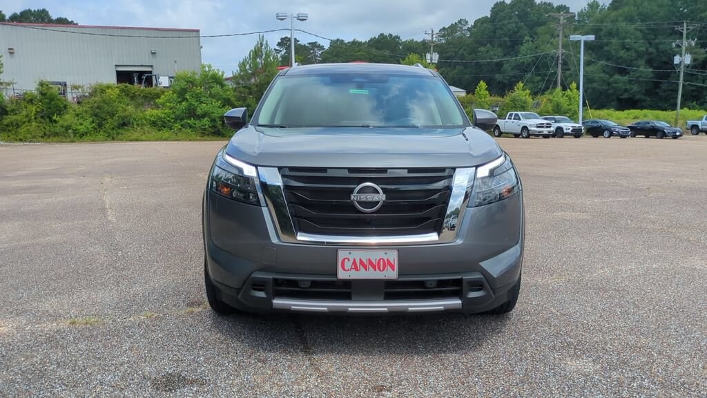 Used 2025 Nissan Pathfinder SL SUV