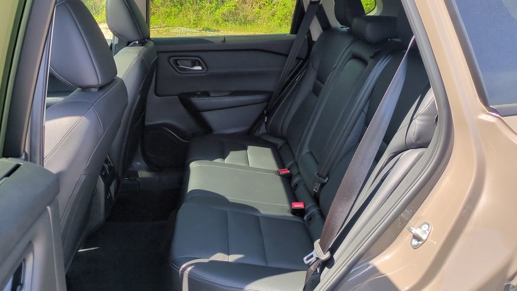 2025 Nissan Rogue SL - Photo 15