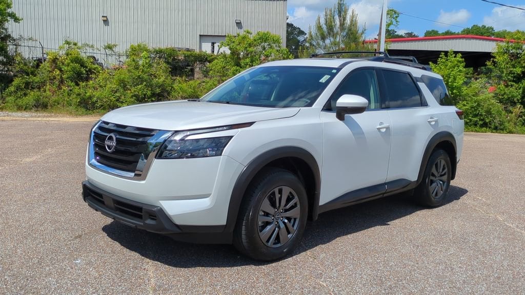 2025 Nissan Pathfinder SV 2WD's photo