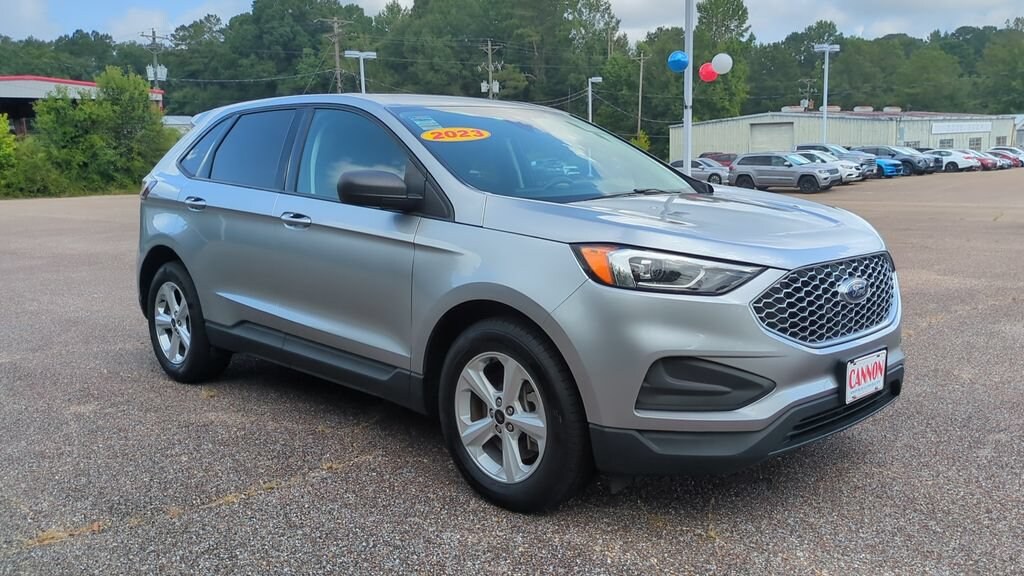 Used 2023 Ford Edge SE SUV