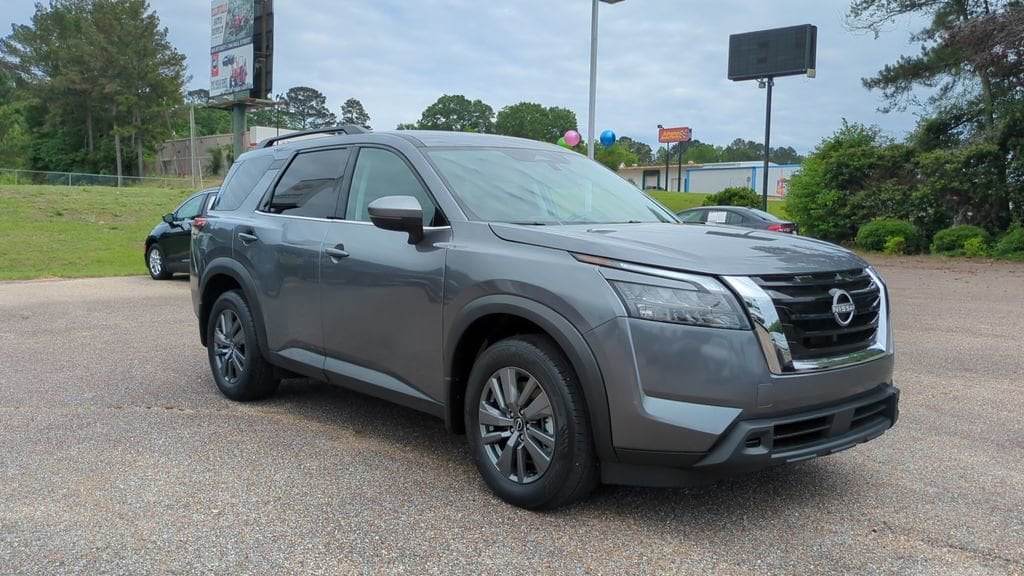 Used 2025 Nissan Pathfinder SV SUV