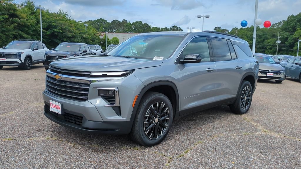 2026 Chevrolet Traverse FWD LT's photo
