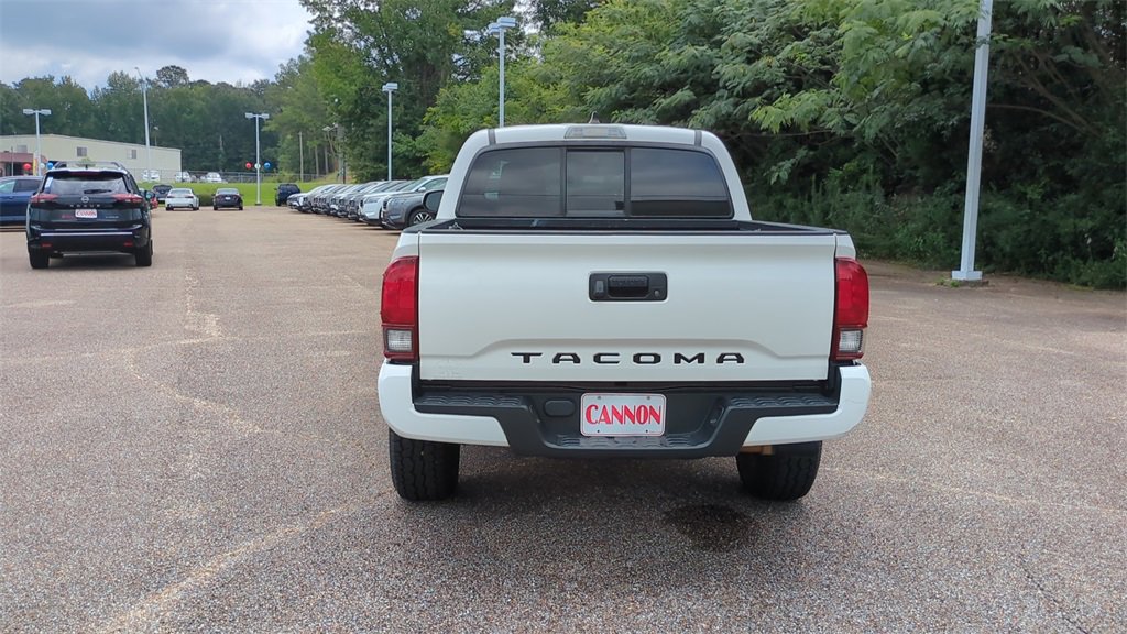 2022 Toyota Tacoma SR photo 4