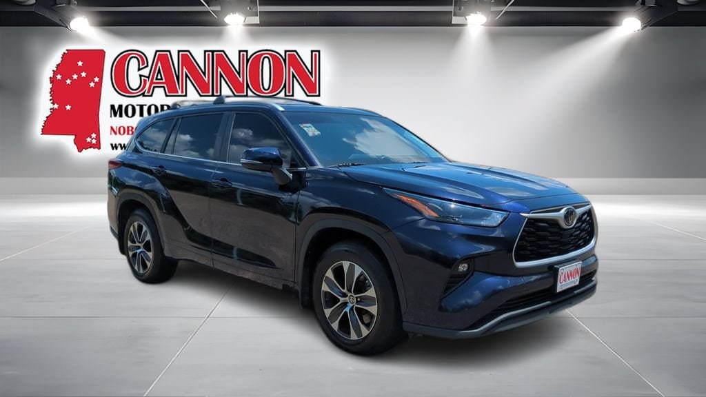 Used 2023 Toyota Highlander L SUV