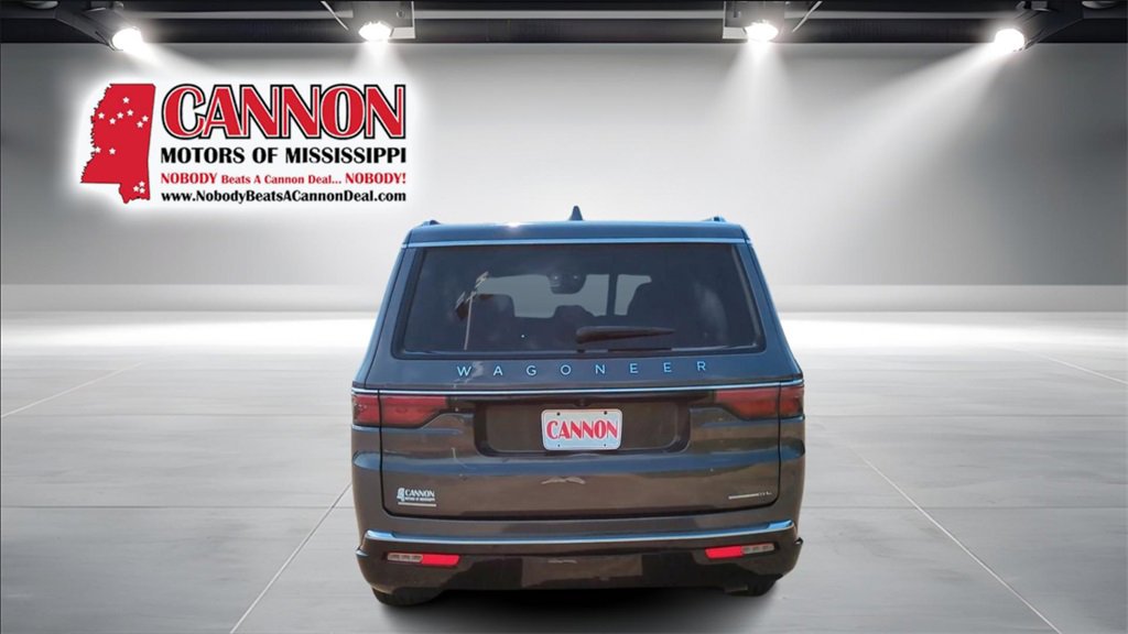 2023 Jeep Wagoneer L Series II photo 4