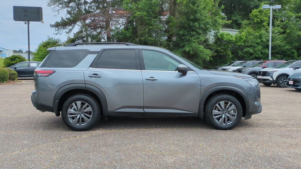Used 2025 Nissan Pathfinder SV SUV