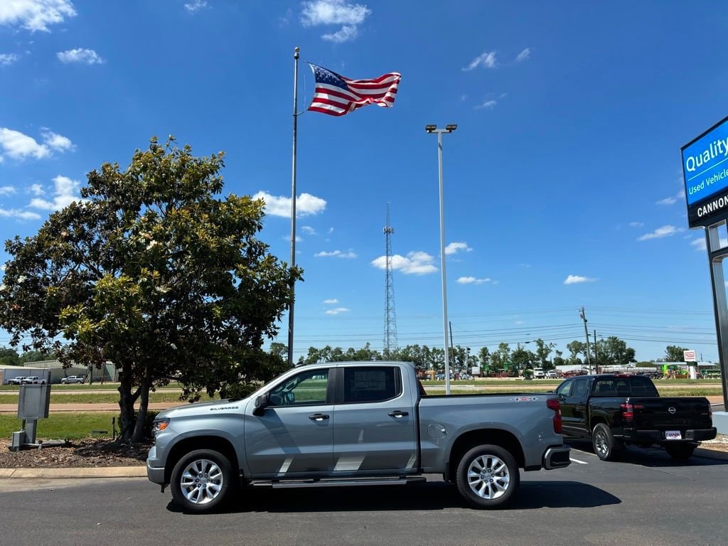 2026 Chevrolet Silverado 1500 Custom 4X4 Crew Cab Short Box's photo