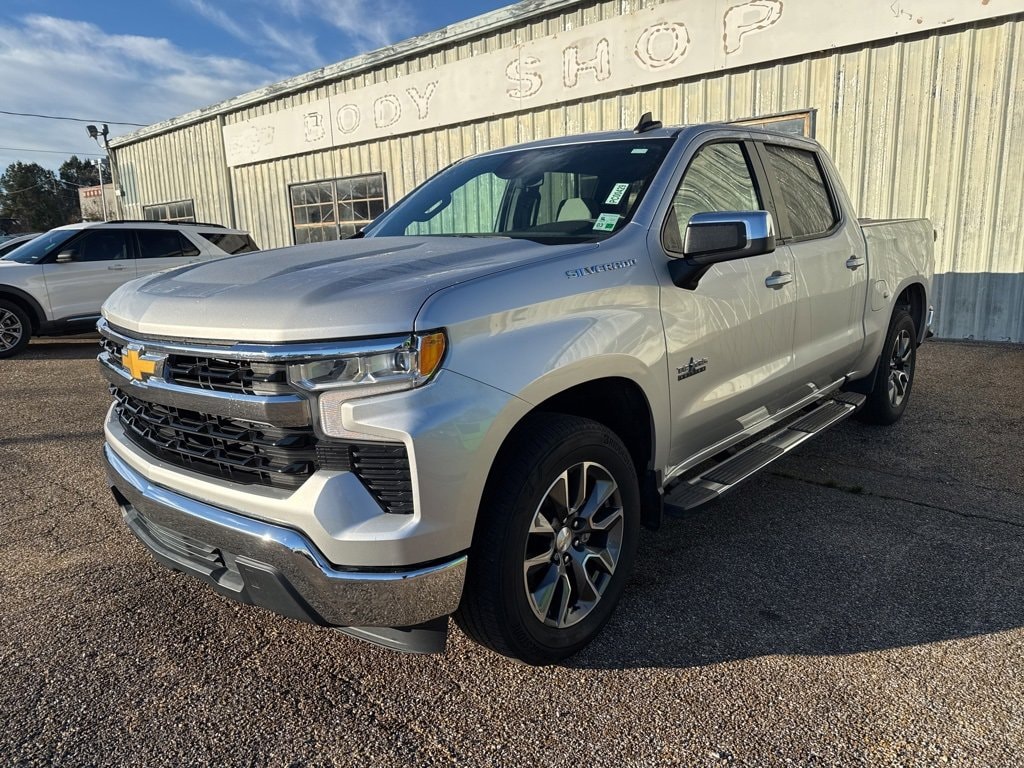 2022 Chevrolet Silverado LT's photo