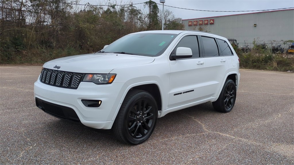 2019 Jeep Grand Cherokee Altitude's photo