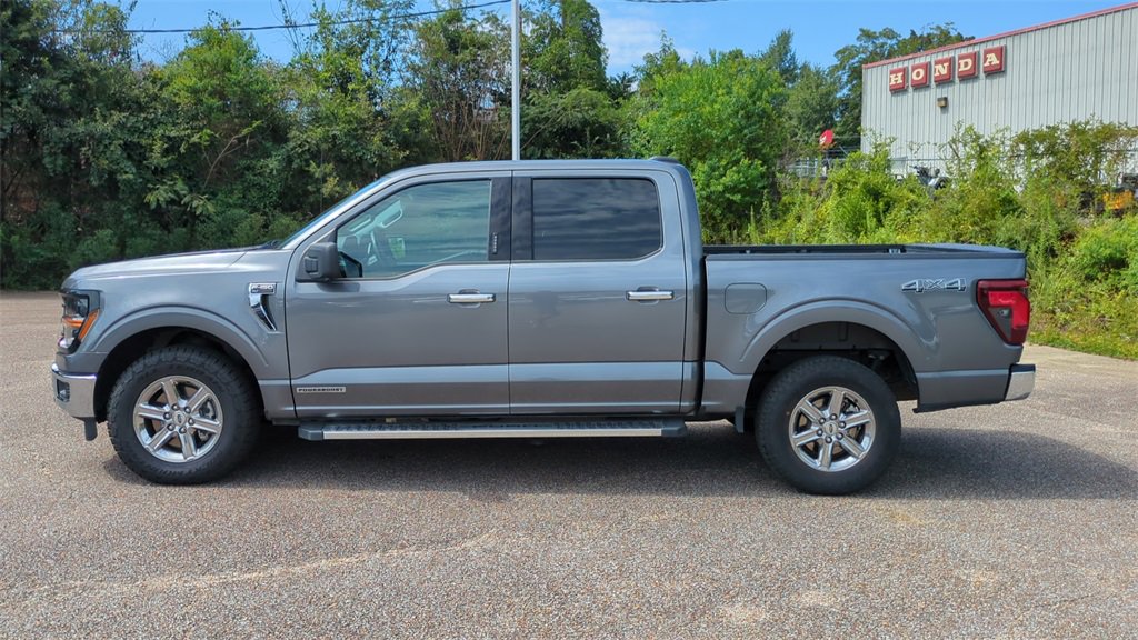 2024 Ford F-150 XLT photo 2