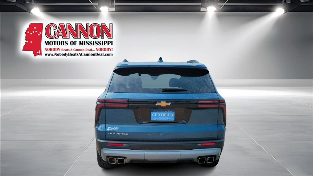2025 Chevrolet Traverse photo 3