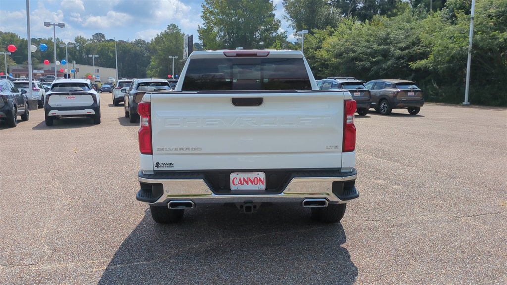 2025 Chevrolet Silverado 1500 LTZ photo 4