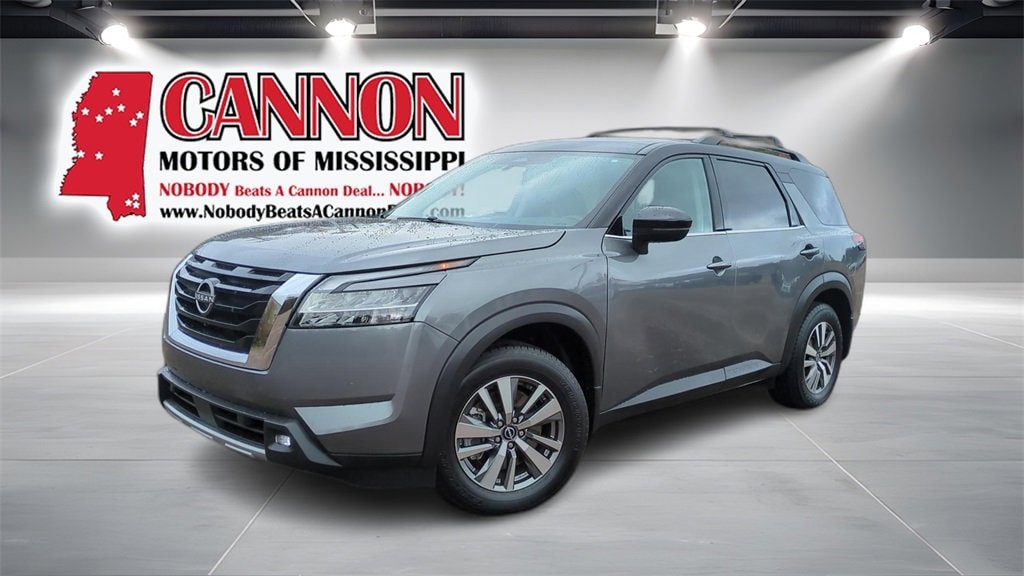 2022 Nissan Pathfinder SL's photo