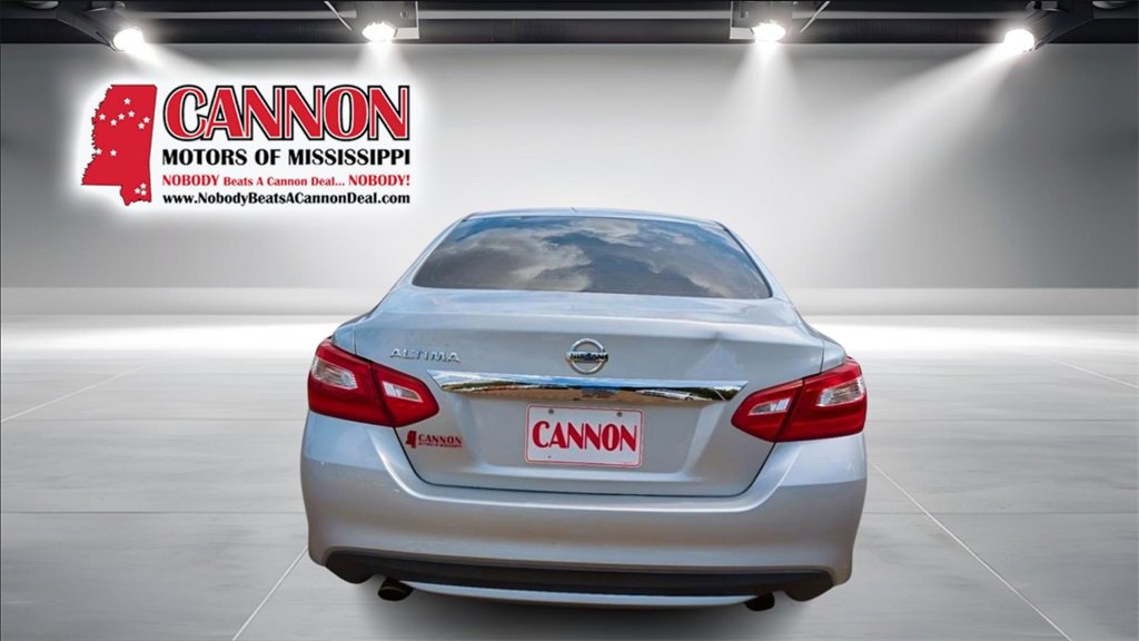 2017 Nissan Altima 2.5 S photo 4