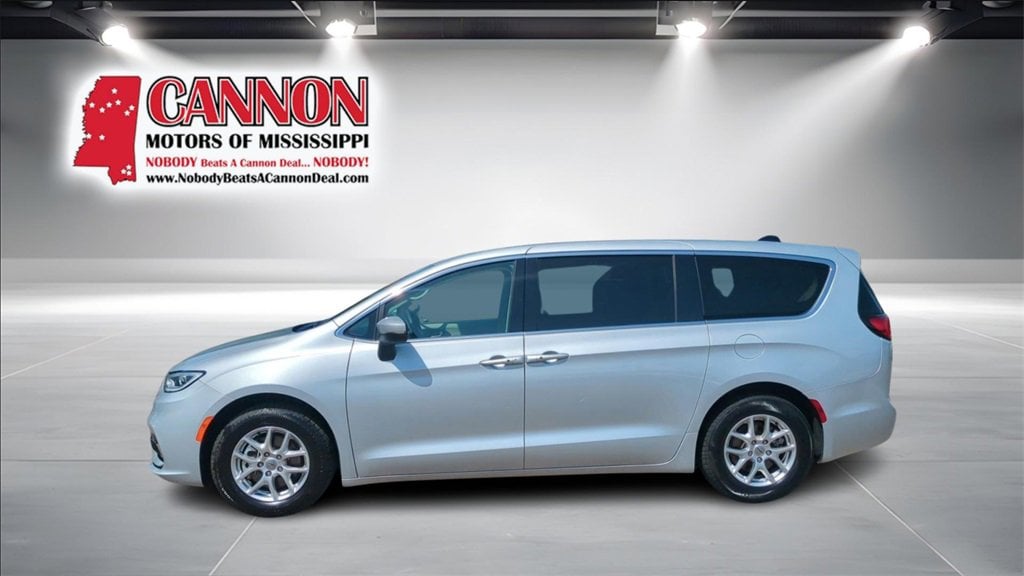 Used 2023 Chrysler Pacifica Touring L with VIN 2C4RC1BG6PR571572 for sale in Laurel, MS
