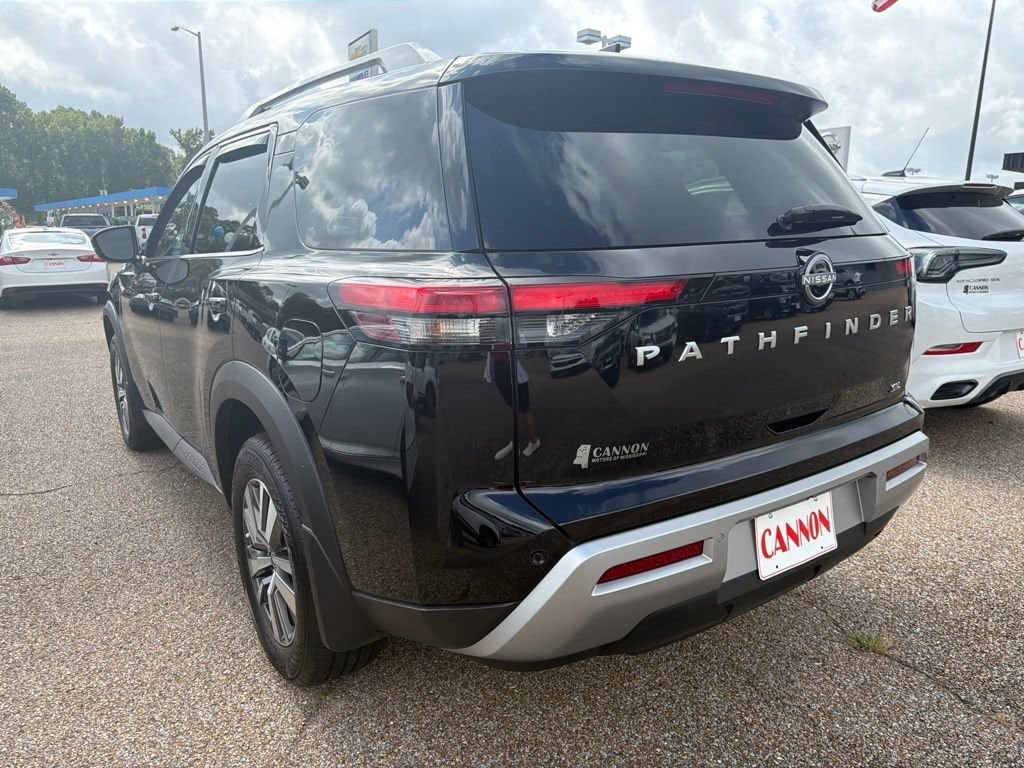 Used 2025 Nissan Pathfinder SL SUV