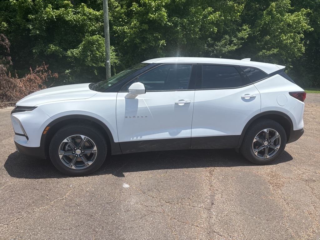 Used 2025 Chevrolet Blazer 2LT with VIN 3GNKBCR47SS145565 for sale in West Point, MS