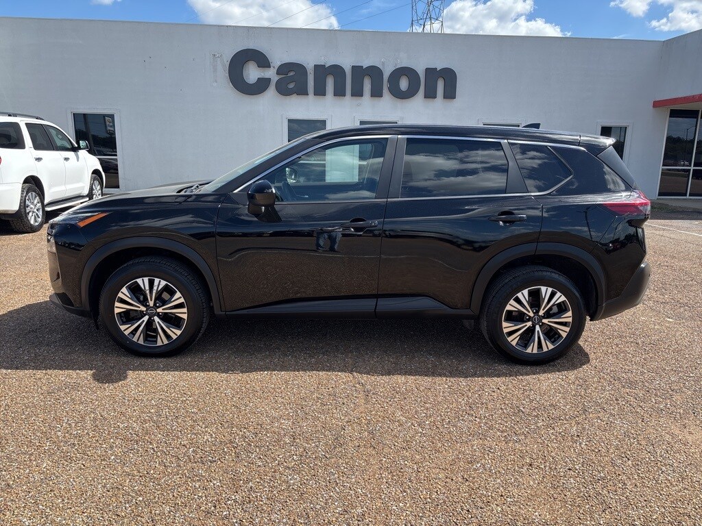 2023 Nissan Rogue SV photo 2