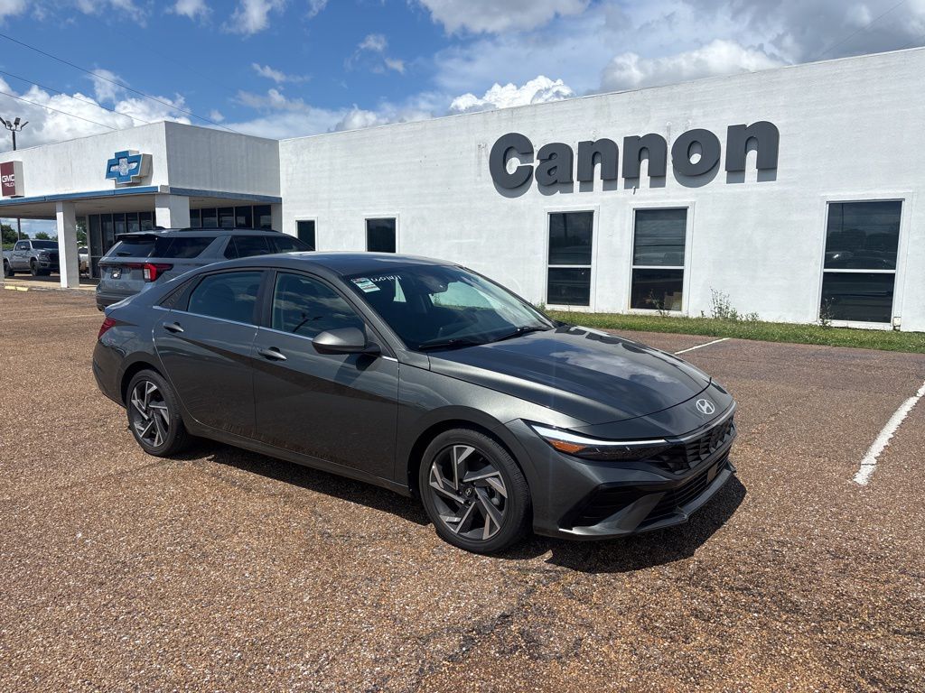 2025 Hyundai Elantra 2.0 SEL Convenience IVT's photo