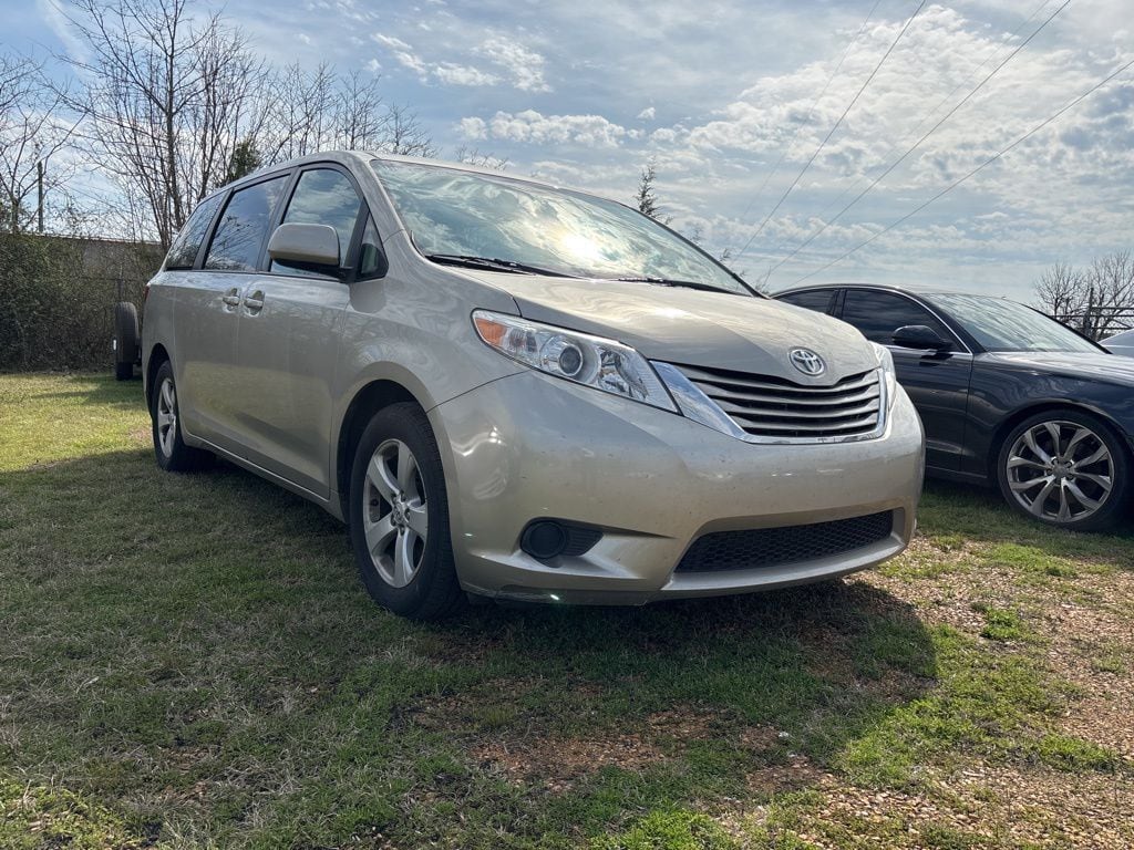 2015 Toyota Sienna LE