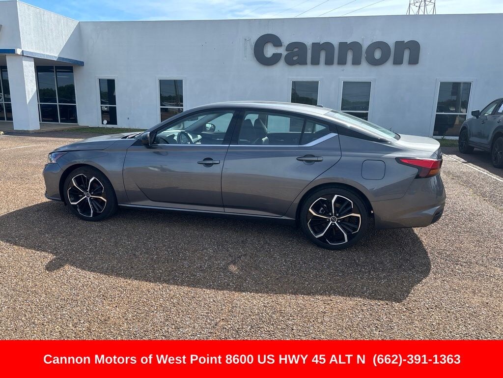 Used 2024 Nissan Altima 2.5 SR Sedan