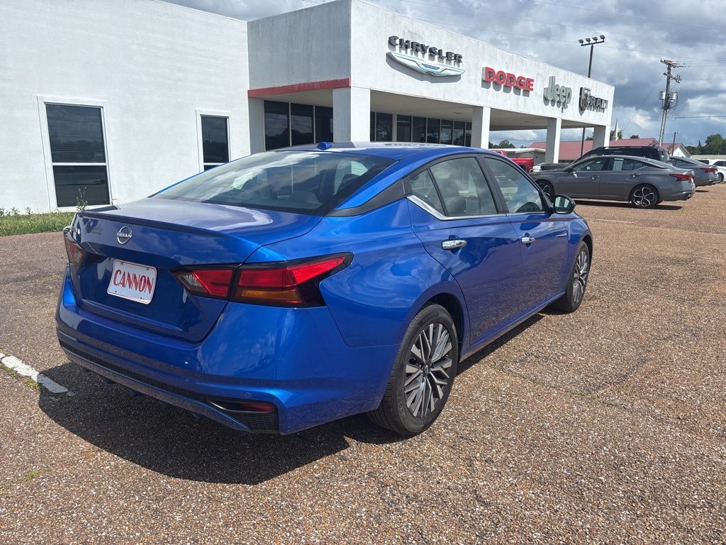 Used 2025 Nissan Altima 2.5 SV Sedan