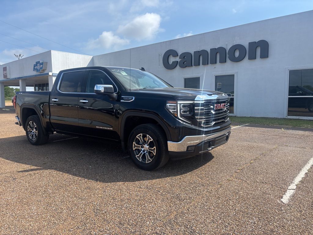 2025 GMC Sierra 4WD Crew Cab Short Box SLT's photo