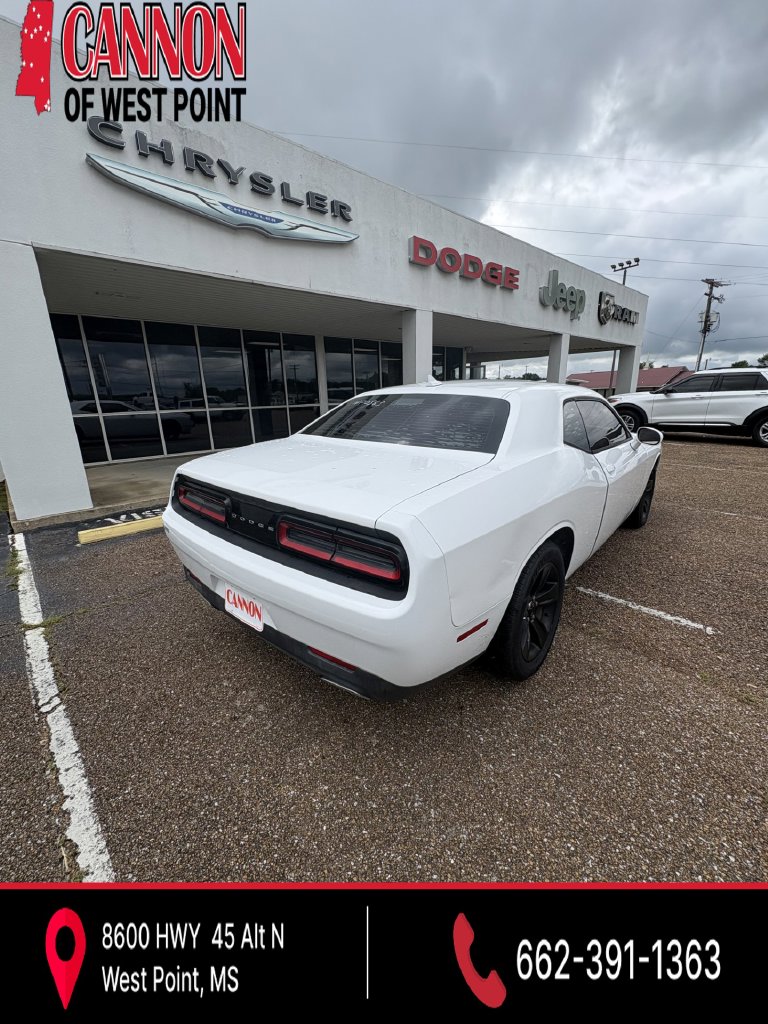 2016 Dodge Challenger SXT - Photo 3