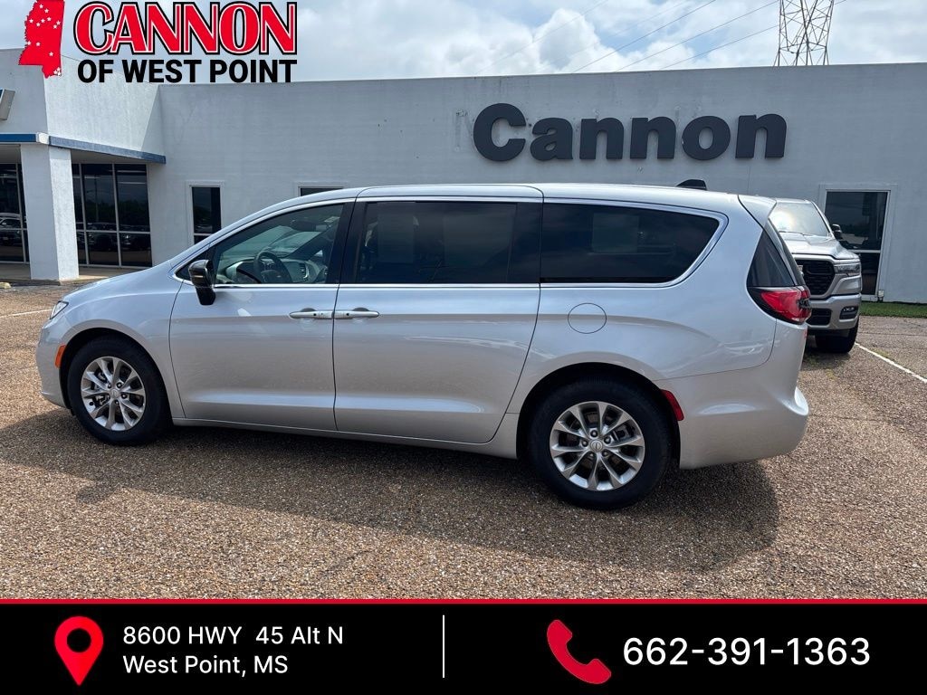 Used 2026 Chrysler Pacifica Limited Minivan/Van