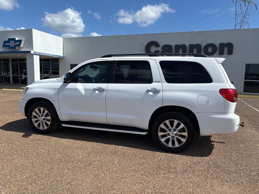 2016 Toyota Sequoia Limited photo 3