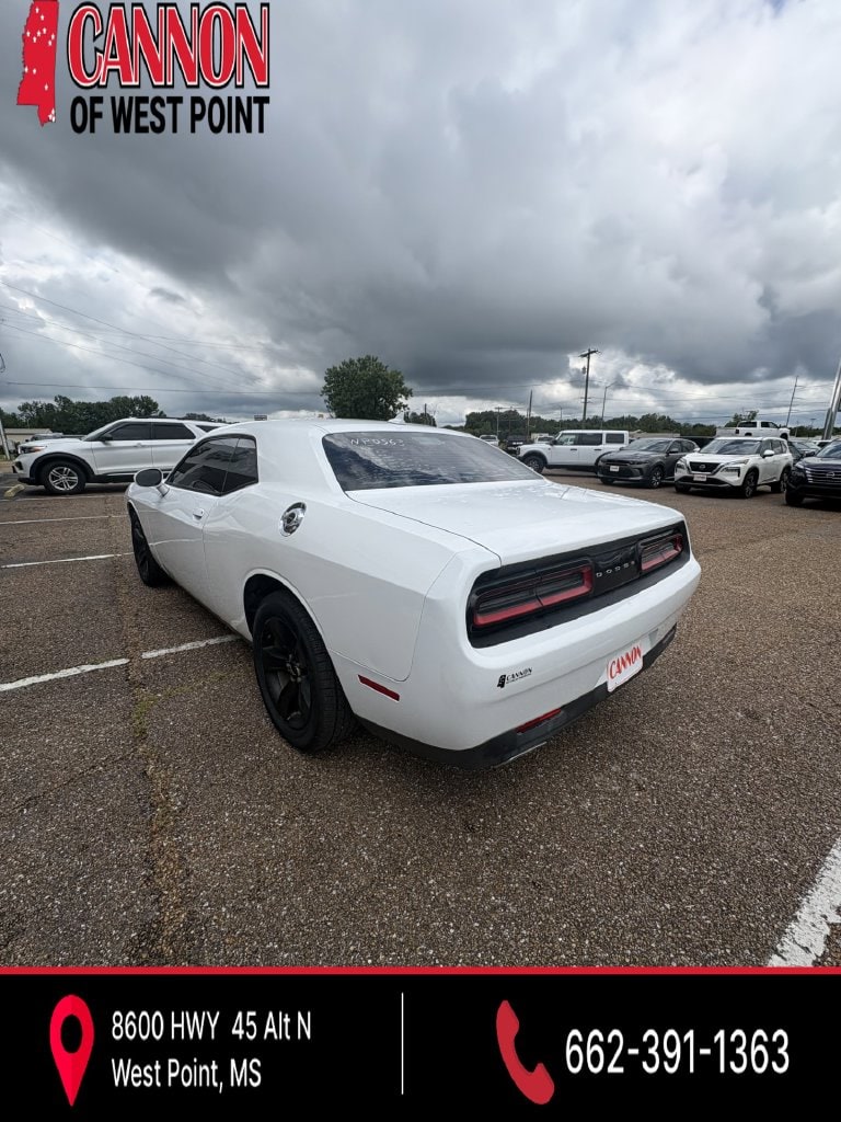 2016 Dodge Challenger SXT - Photo 4
