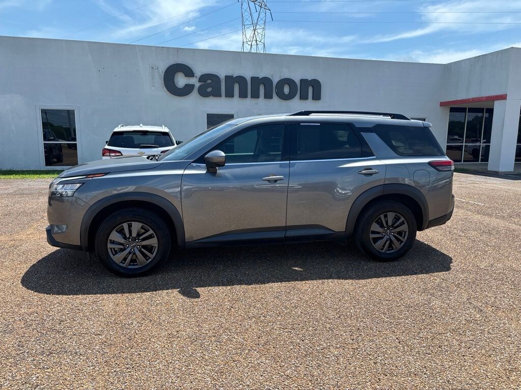 Used 2022 Nissan Pathfinder SV SUV