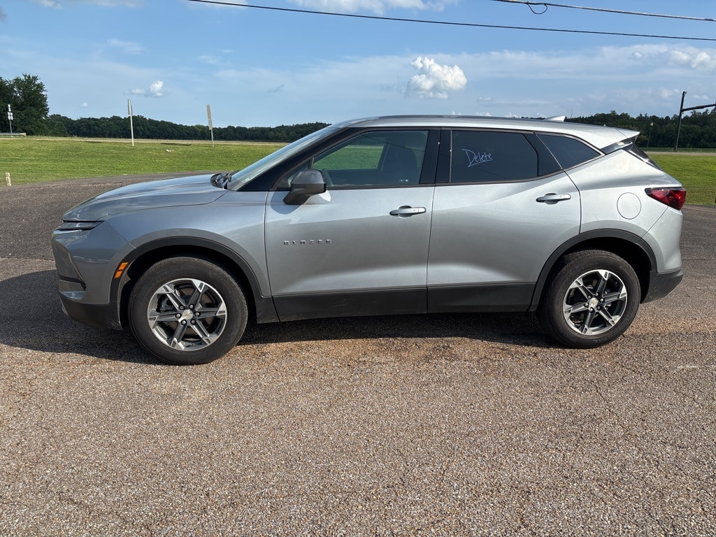 Used 2025 Chevrolet Blazer 2LT with VIN 3GNKBCR4XSS134334 for sale in West Point, MS