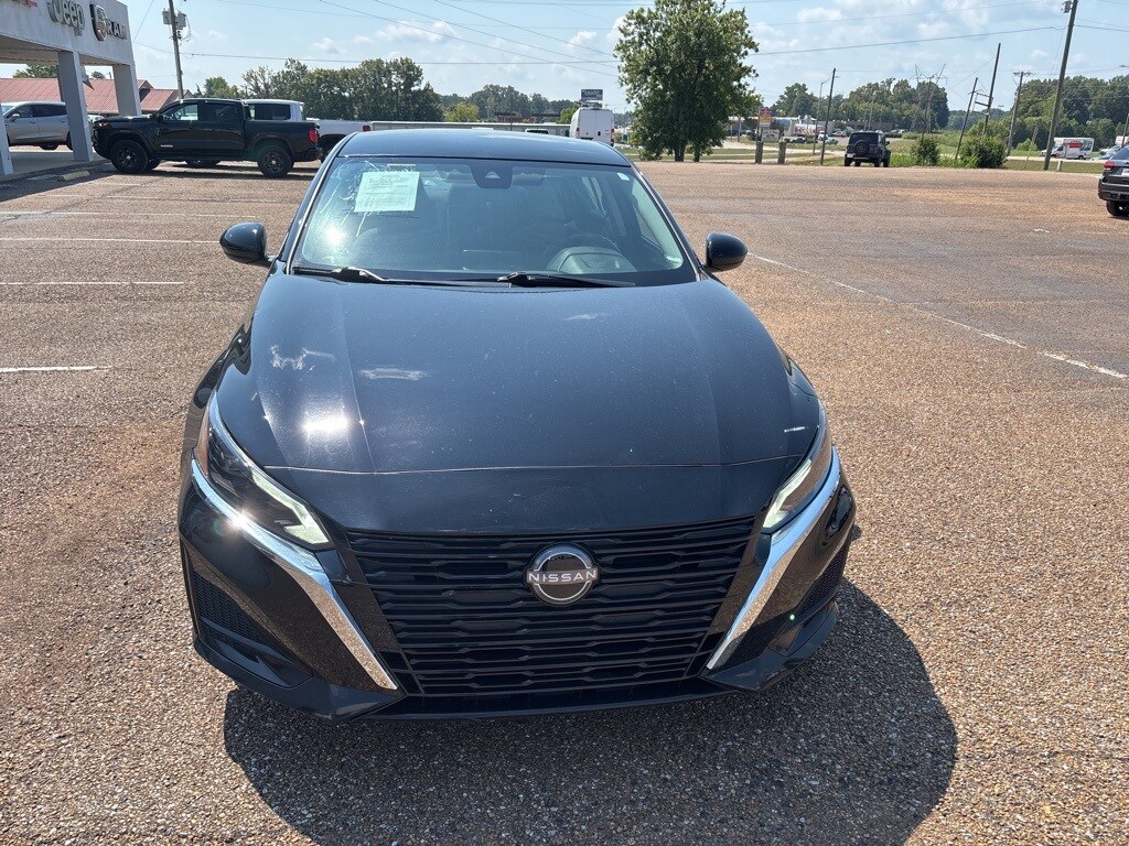 2023 Nissan Altima 2.5 SV photo 4