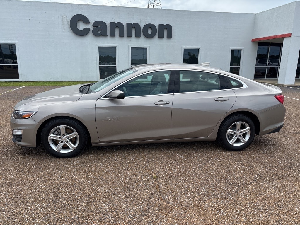 Used 2023 Chevrolet Malibu 1LT with VIN 1G1ZD5ST0PF212526 for sale in West Point, MS
