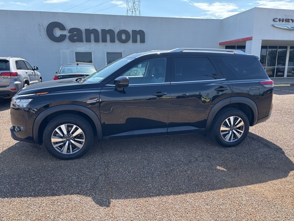 Used 2023 Nissan Pathfinder SL with VIN 5N1DR3CAXPC261119 for sale in West Point, MS