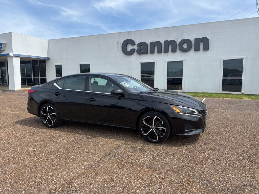 2024 Nissan Altima SR