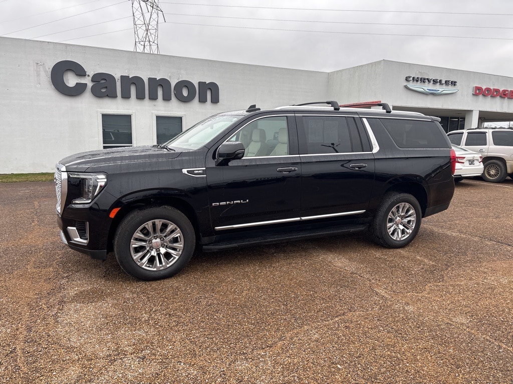 2022 GMC Yukon XL Denali's photo