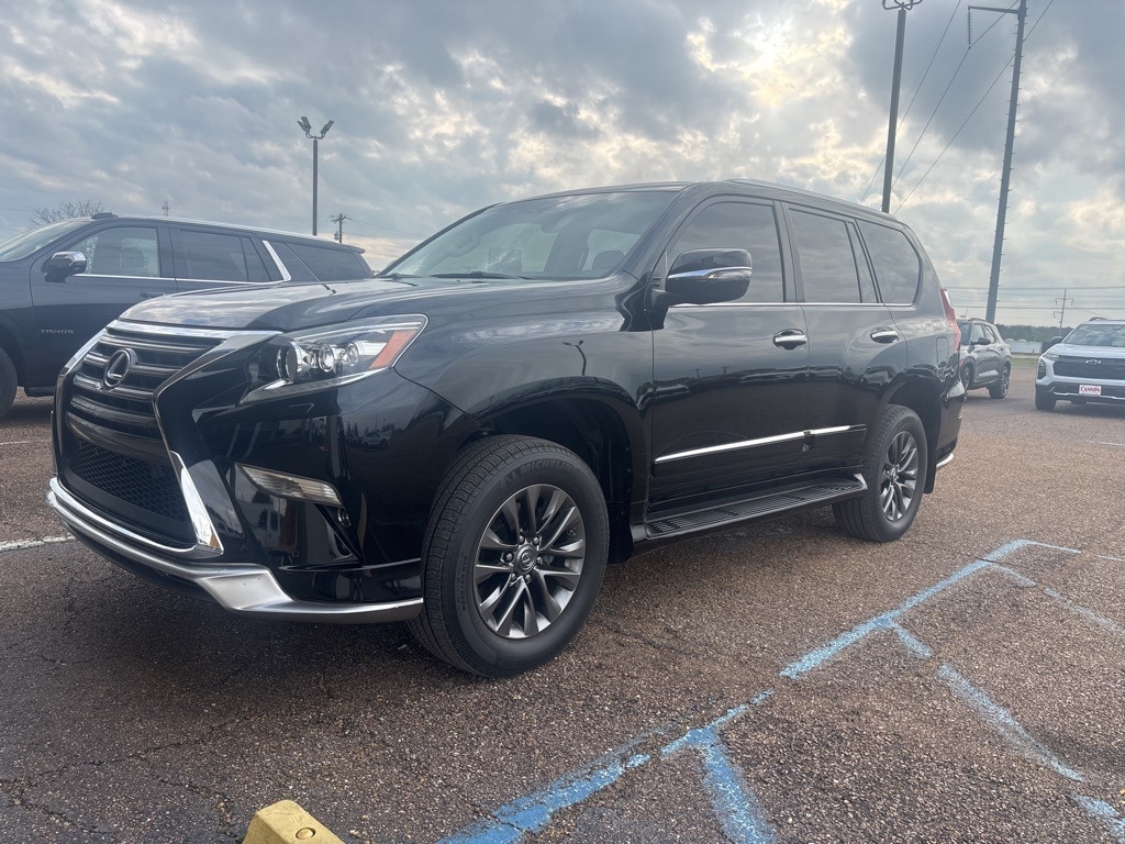 2020 GMC Yukon SLT's photo