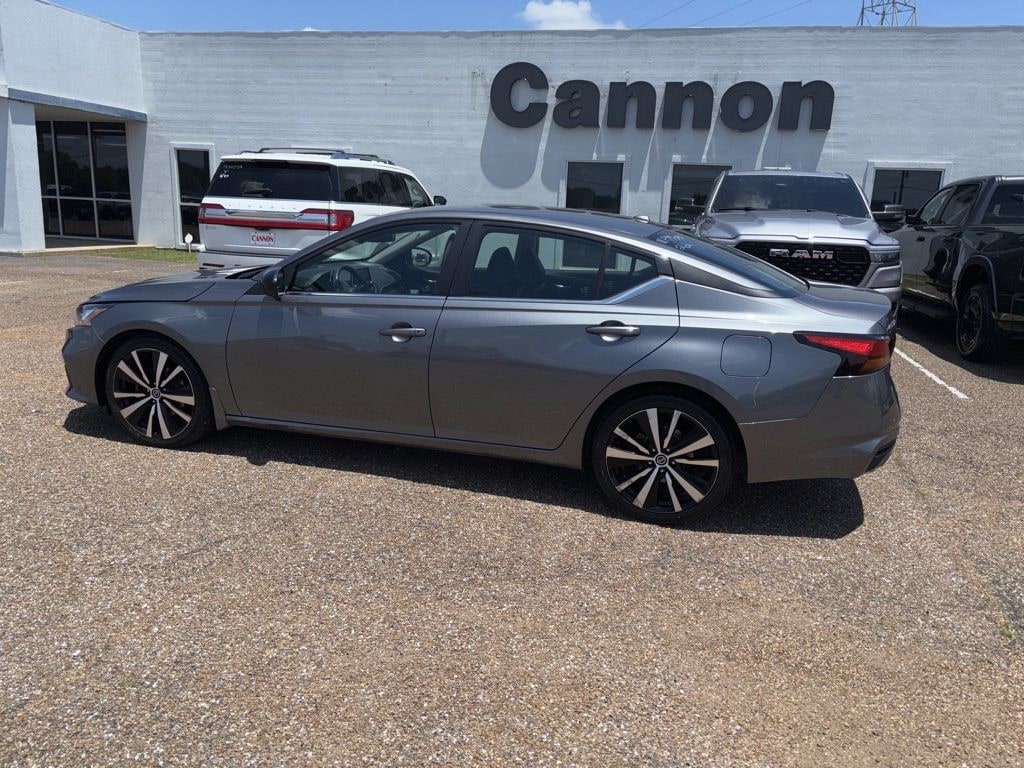 Used 2022 Nissan Altima 2.5 SR Sedan