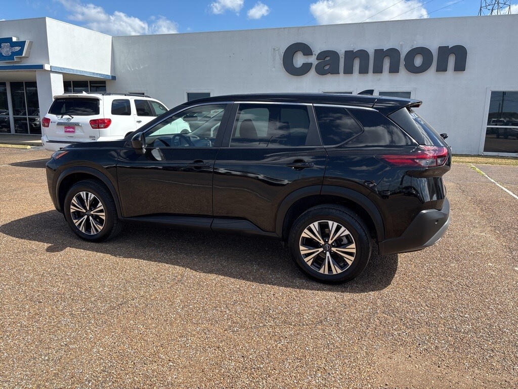 2023 Nissan Rogue SV photo 3