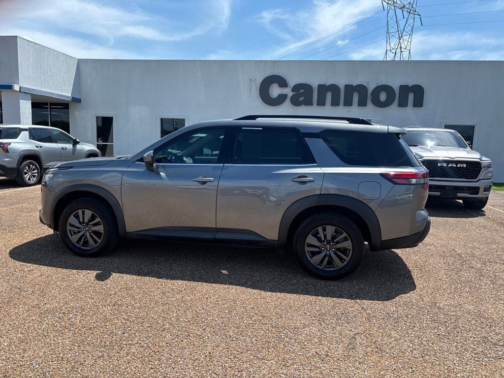 Used 2022 Nissan Pathfinder SV SUV