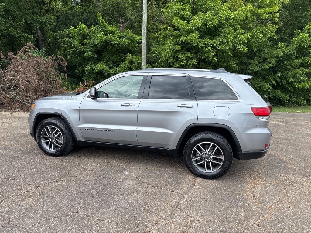 Used 2020 Jeep Grand Cherokee Laredo E SUV