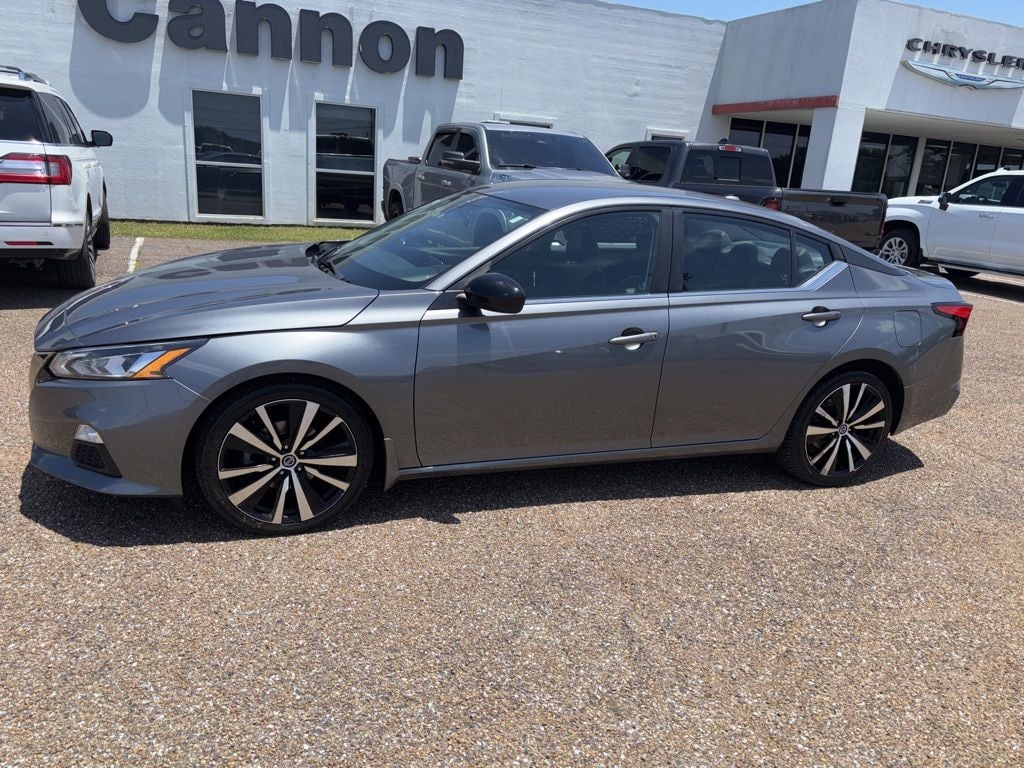 Used 2022 Nissan Altima 2.5 SR Sedan