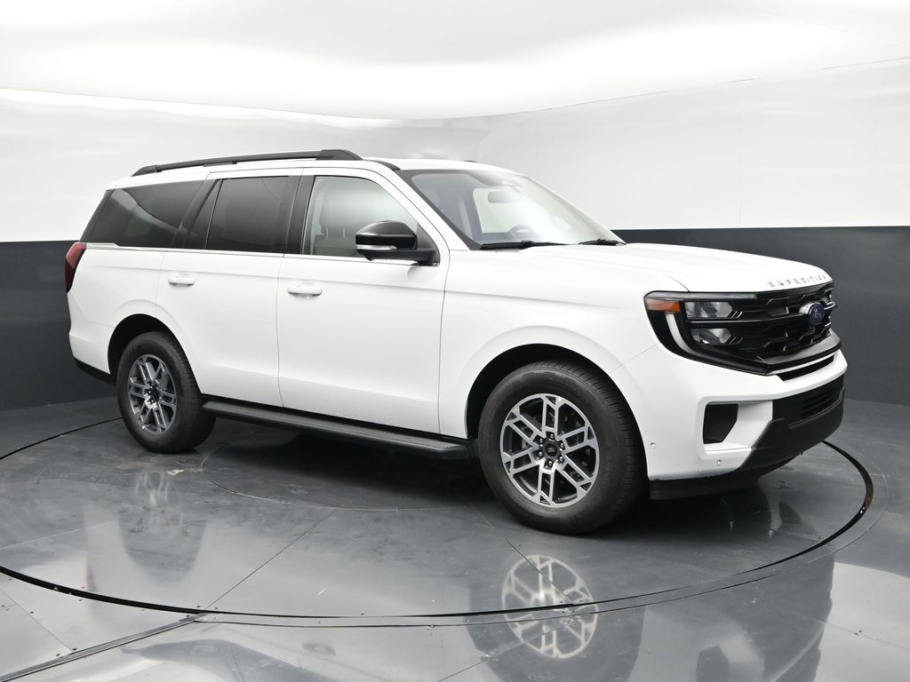 2025 Ford Expedition Active's photo