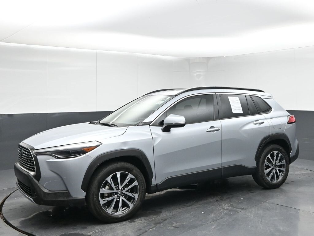 2023 Toyota Corolla Cross XLE photo 4