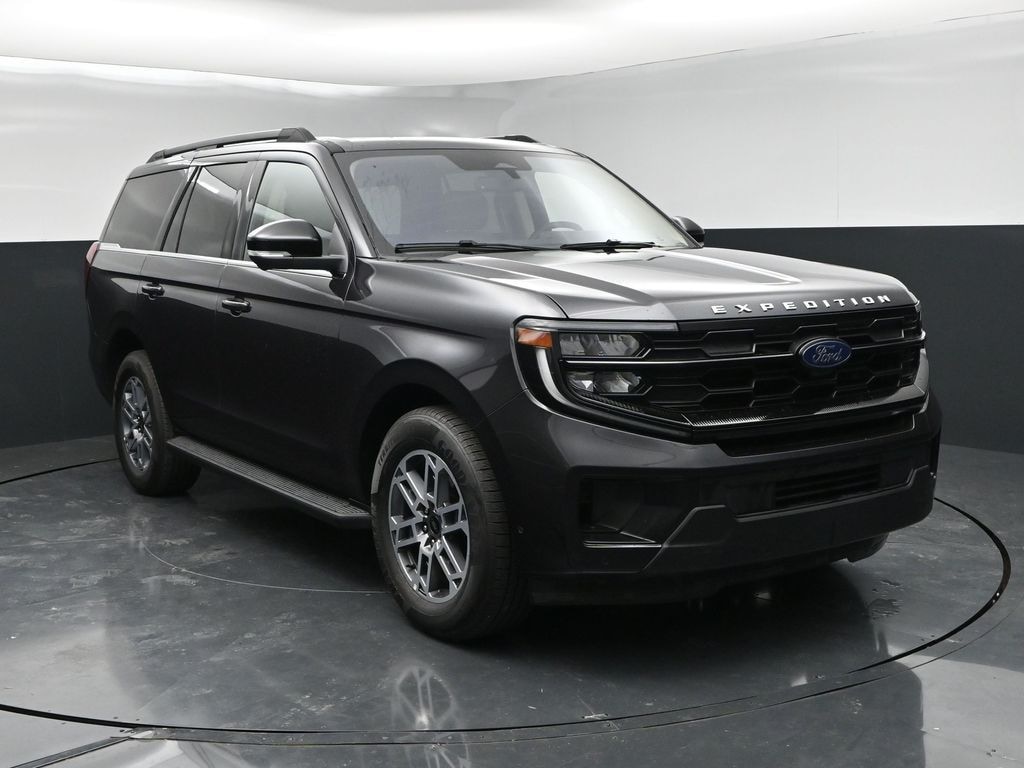 Used 2025 Ford Expedition Active SUV