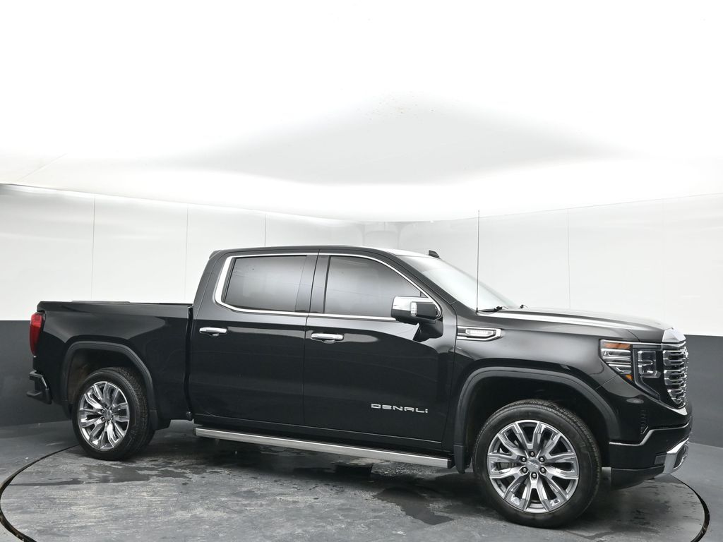 2023 GMC Sierra 4WD Crew Cab Short Box Denali's photo
